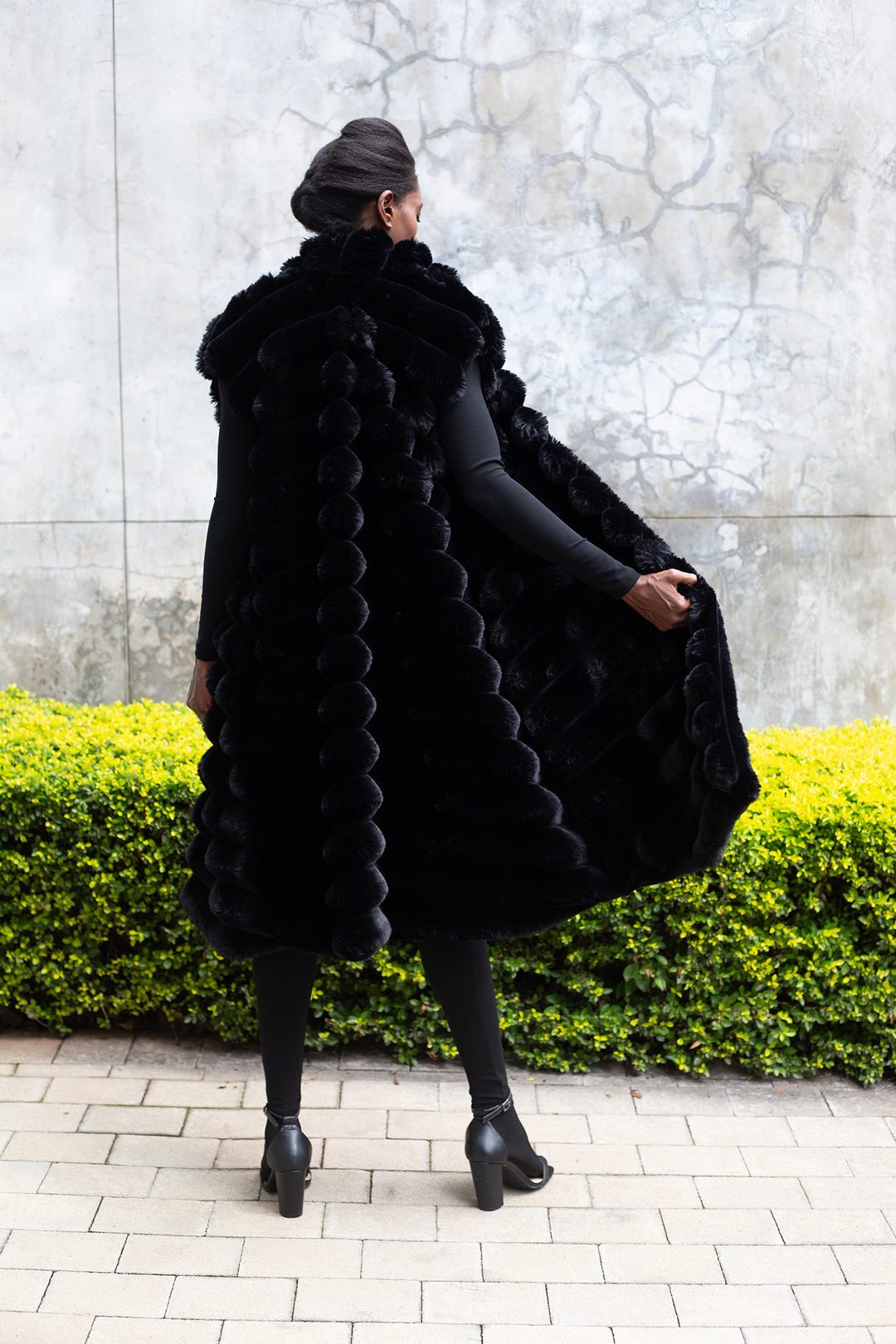 The Monarch Faux Fur Coat – ERRE Fashion