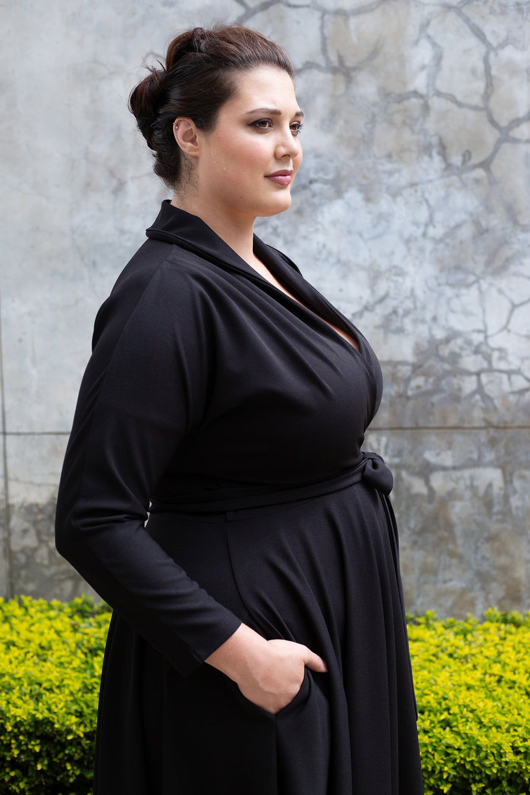 The Fold Wrap Dress Maxi Long Sleeves- Black – ERRE Fashion
