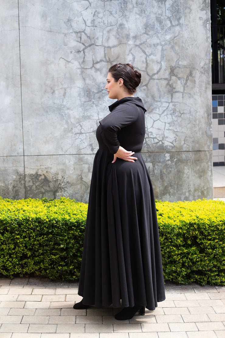 The CURVE Fit and Flare Collar Maxi Dress - Black