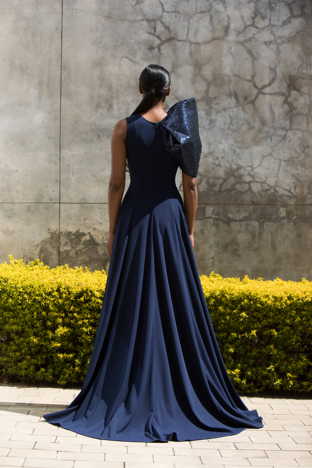 navy blue dress with bow The One Shoulder – ERRE Fashion upload-20251119 Khloé Kardashian Shuts Down Size:A4 this navy maxi is