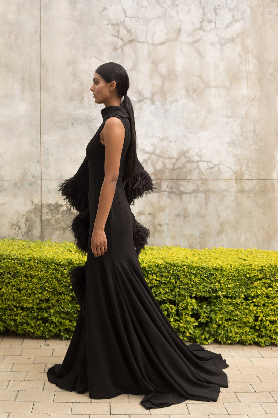 ostrich feather black dress – ERRE Fashion superdown Noor Backless Mini